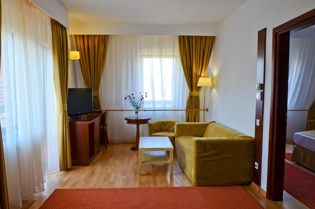 Hotel Miraj Ramnicu Valcea Room photo